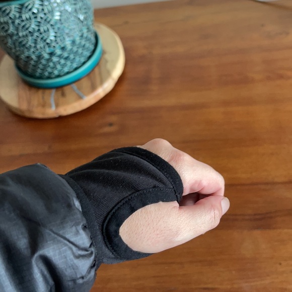 Eddie Bauer Black Puffer Jacket - Picture 6 of 9